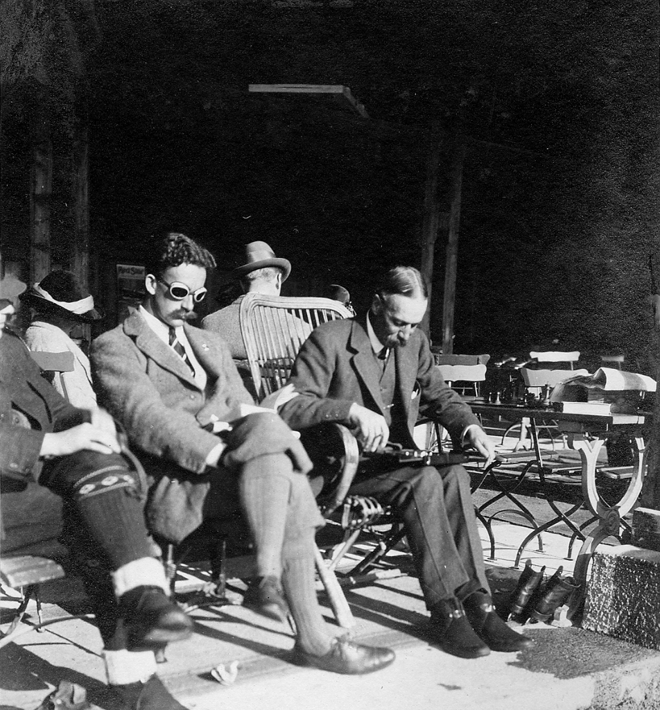 19120000c MICHAEL E.T.D. VLASTO WINTER SPORTS SWITZERLAND 11 All unknown.jpg
